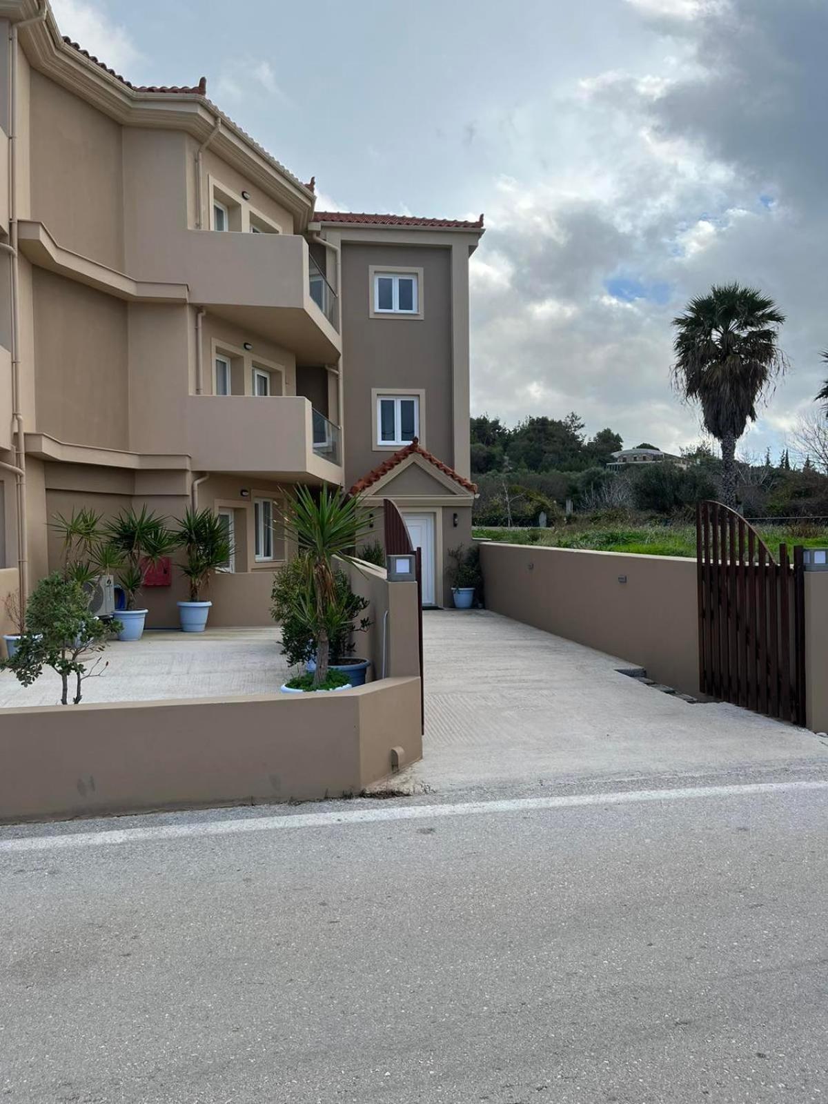 Egialion Iqia Apartment Аргостолион Екстериор снимка