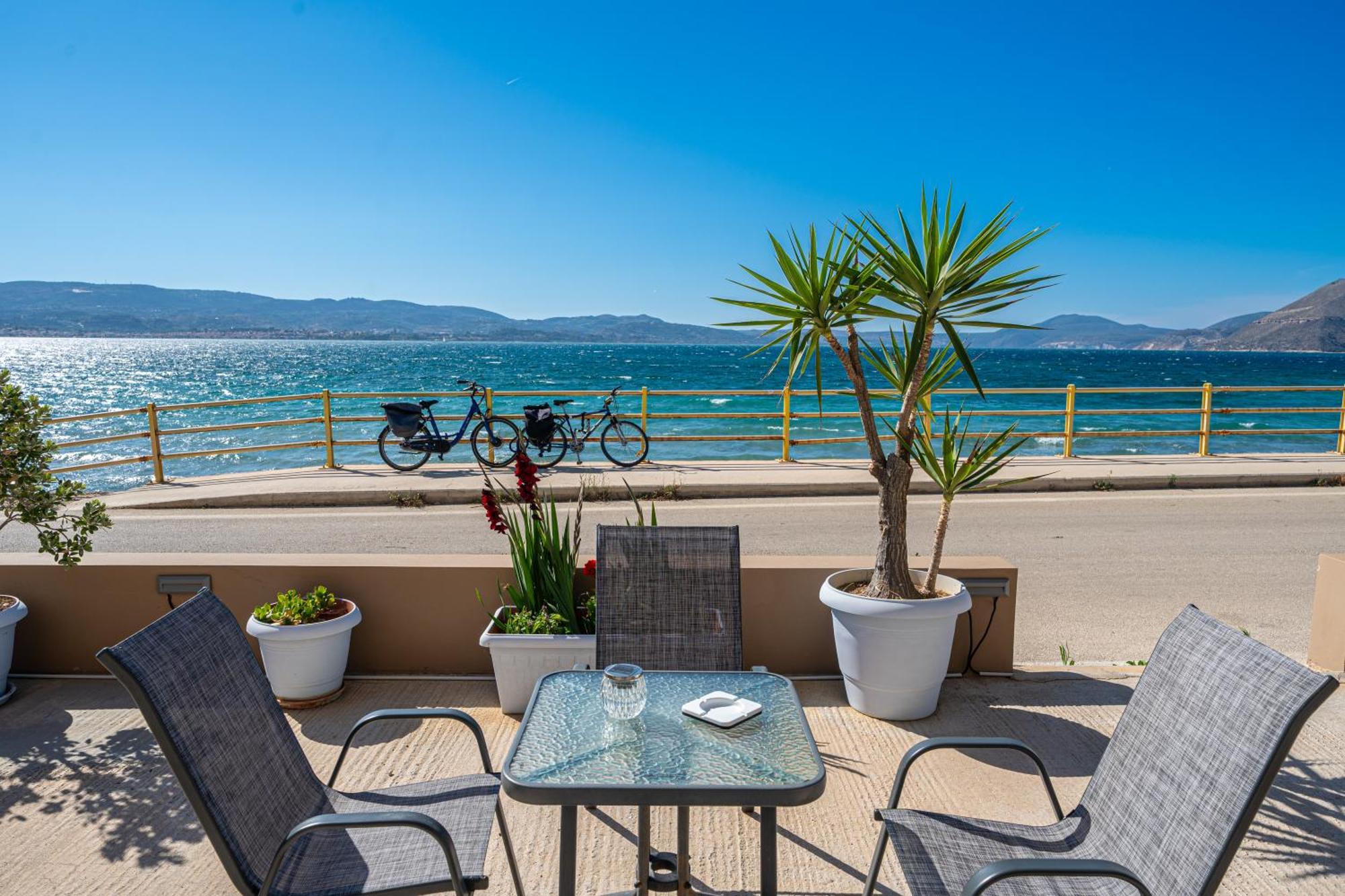 Egialion Iqia Apartment Аргостолион Екстериор снимка