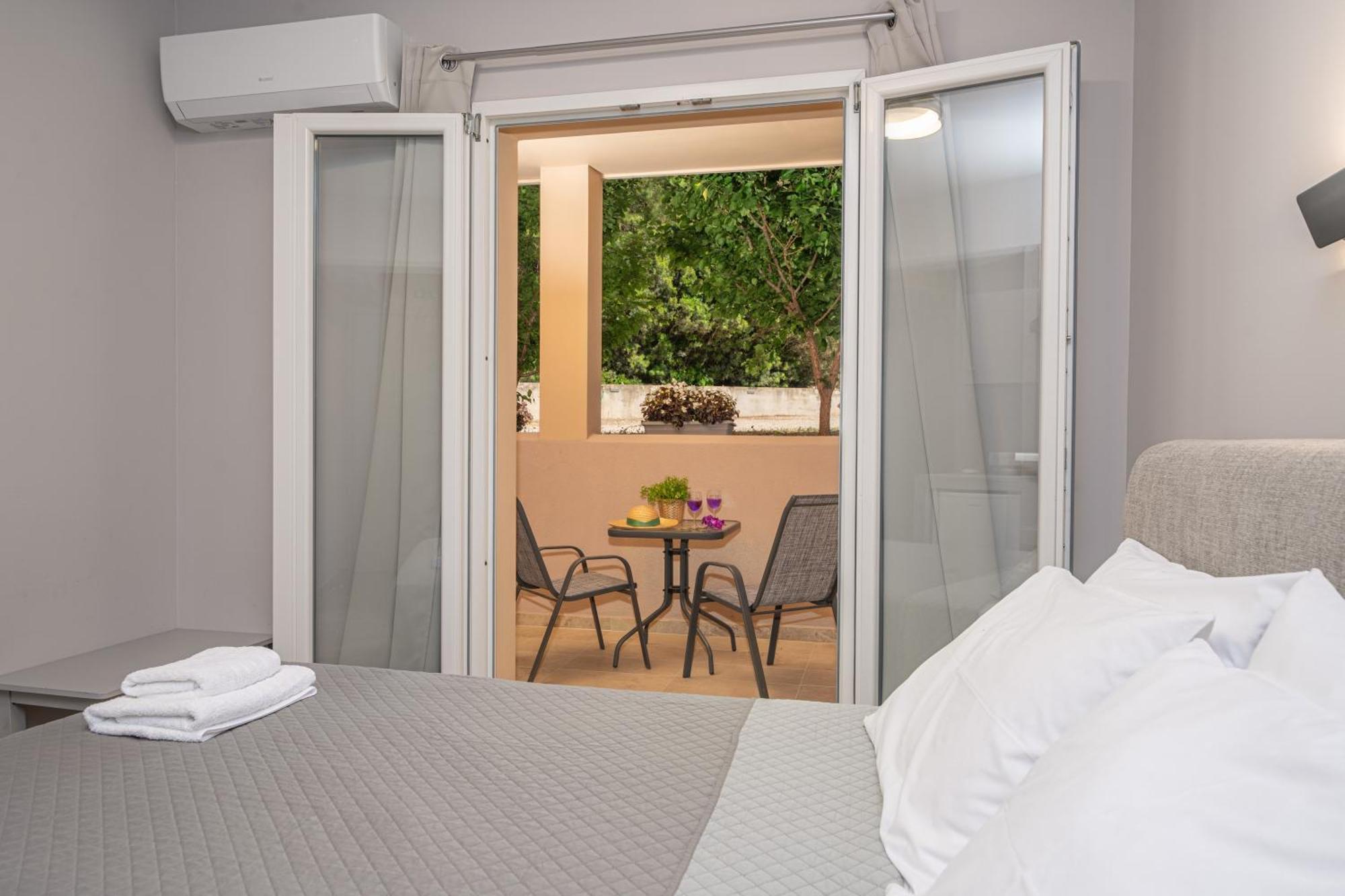 Egialion Iqia Apartment Аргостолион Екстериор снимка